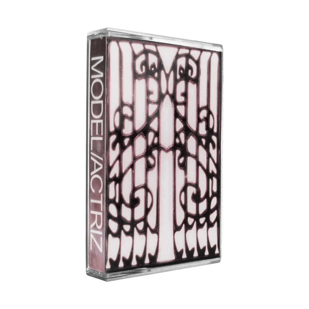 Model/Actriz - Pirouette (Black Cassette)